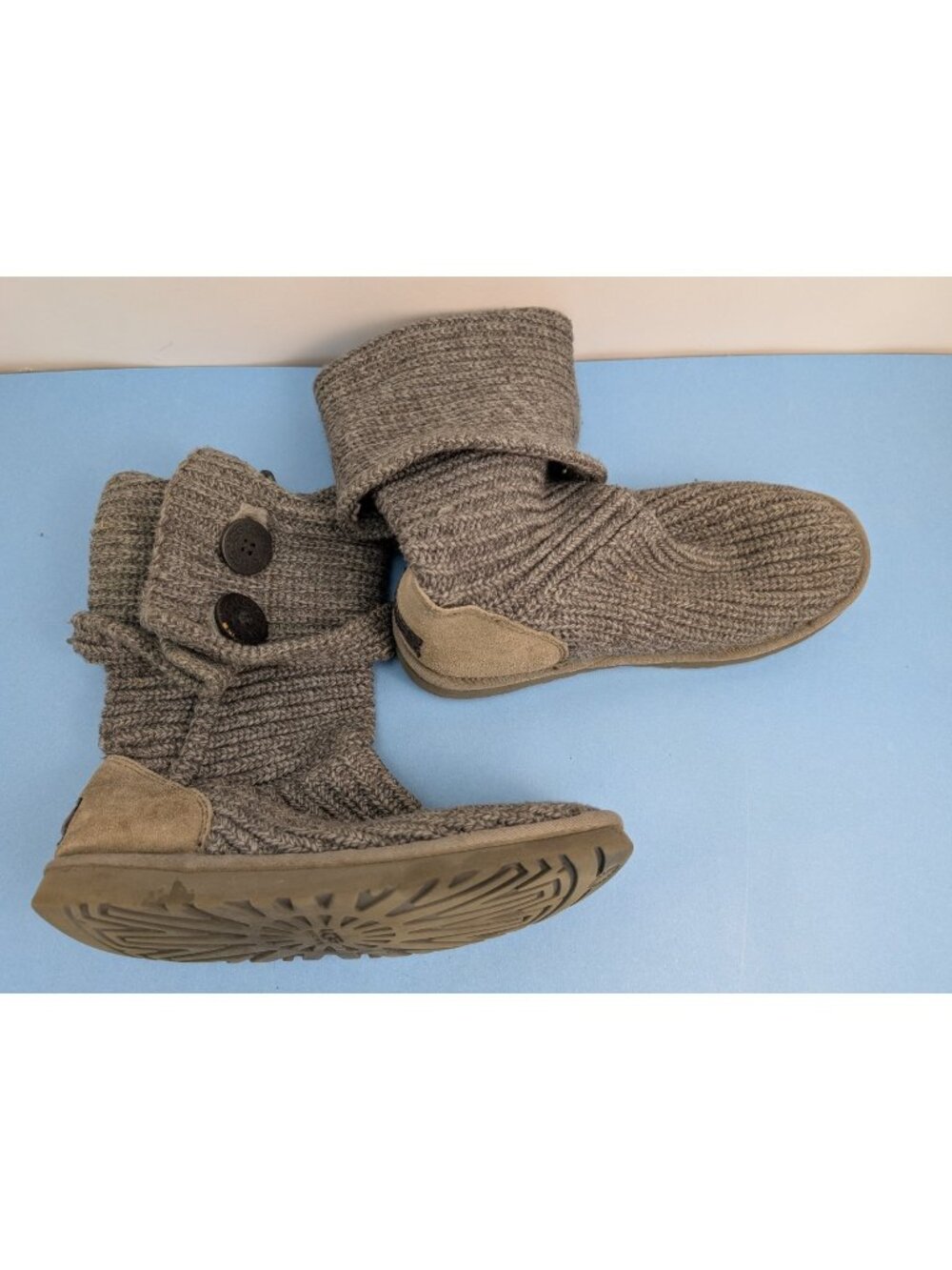 UGG Australia Women's 5819 Classic Cardy Gray Knit Fold Over Boots Shoe Size 9